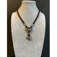 Collana regolabile intrecciata in alcantara Brown with Silver Heart