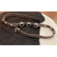 Cinturino per Cappello in Pelle con Conchos Cinturino per Cappello in Pelle con Conchos